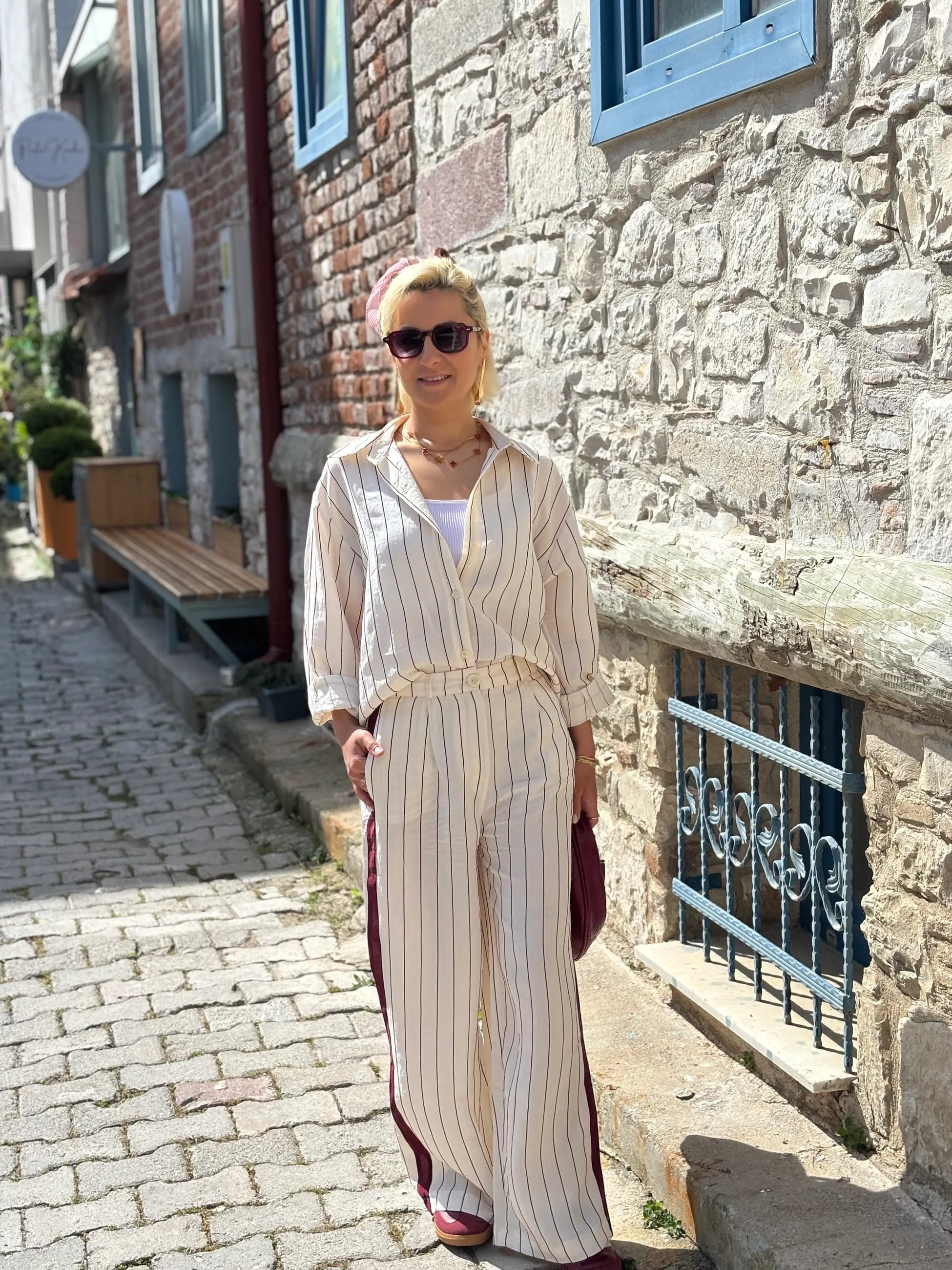 Yan Şerit Detay Ve Çizgili Gömlek Takım