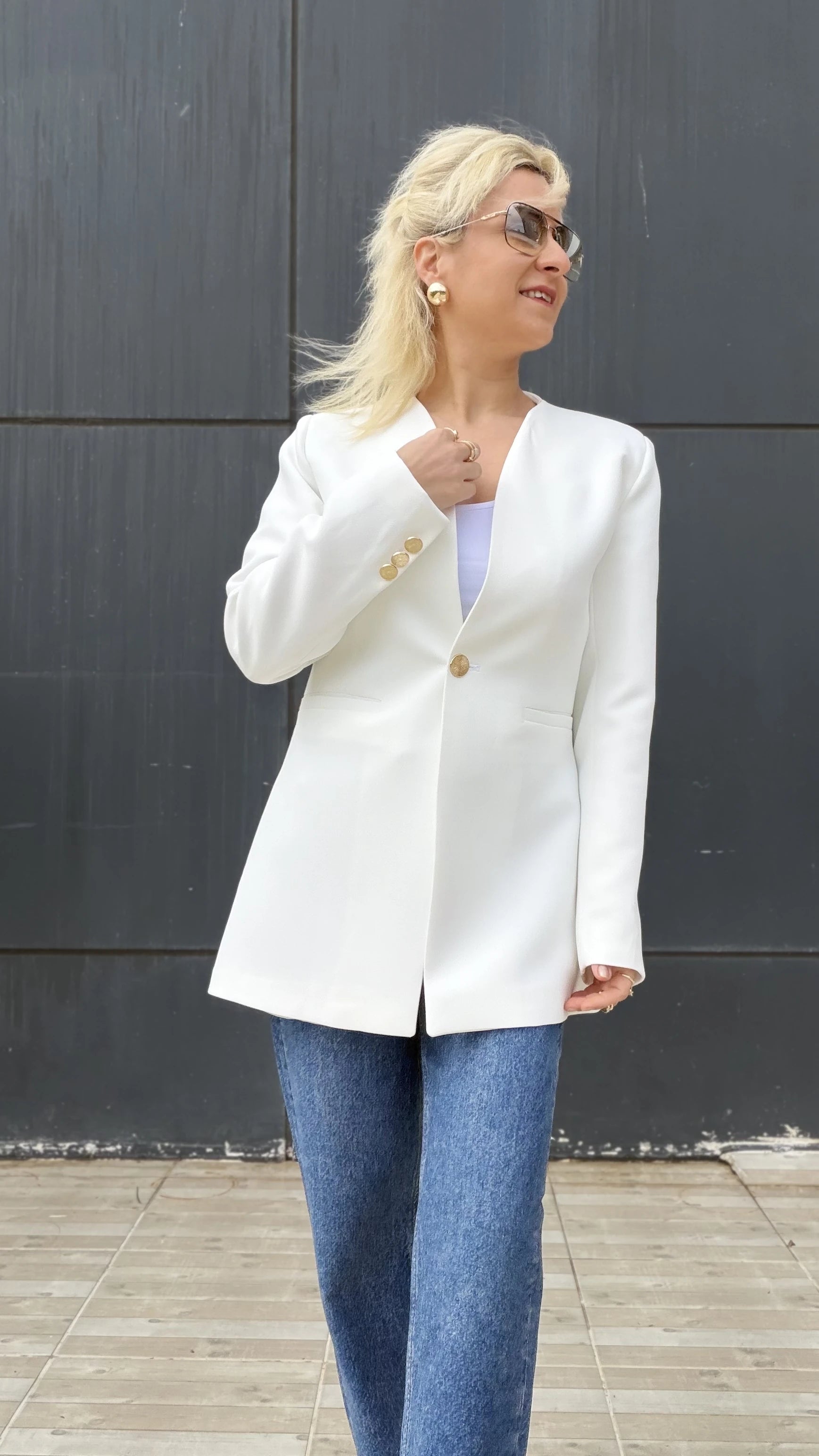 Beyaz Gold Düğme Detay Blazer - 2