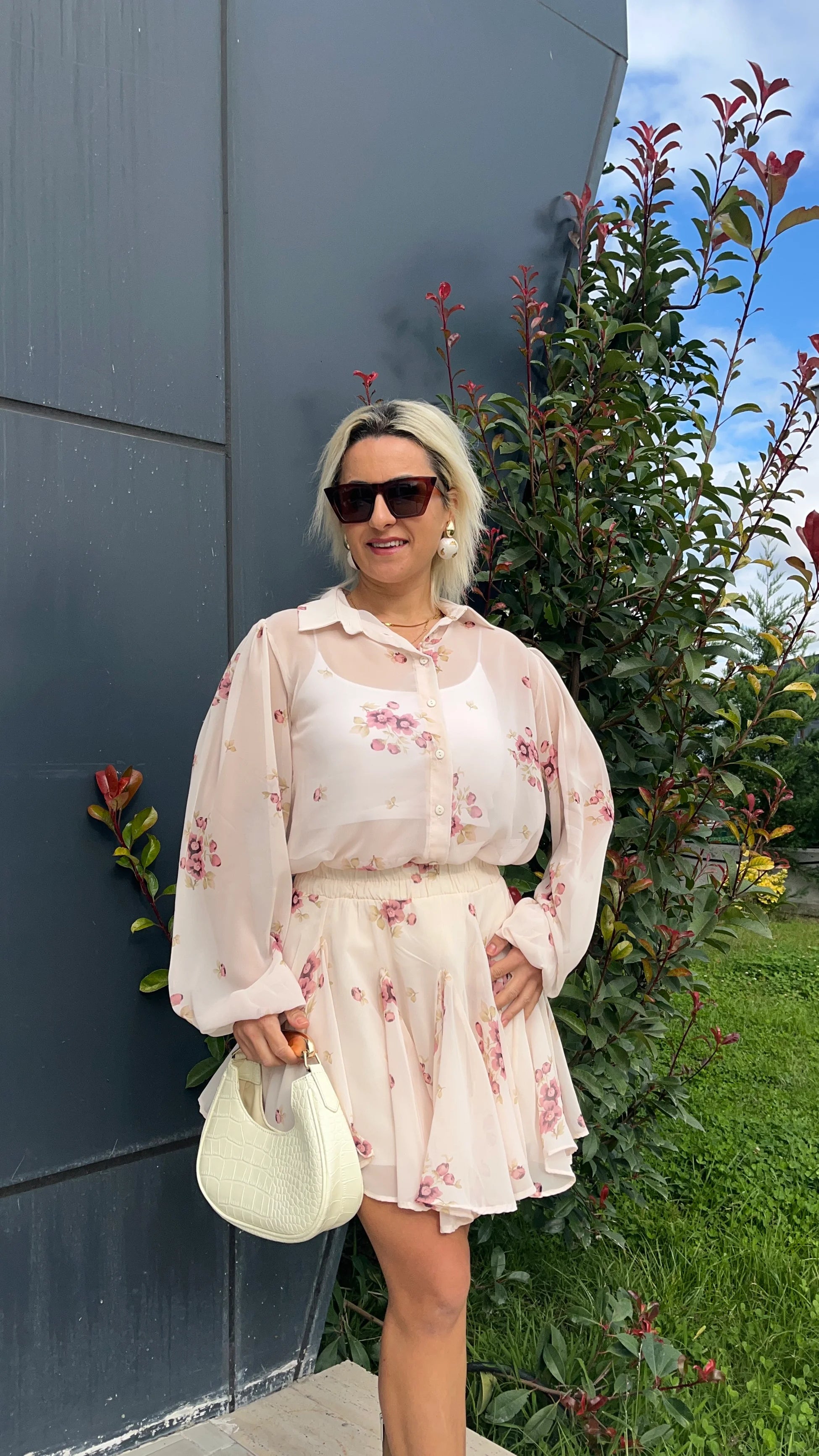 Ebru Çiçek Desenli  Gömlek-Etek Takım