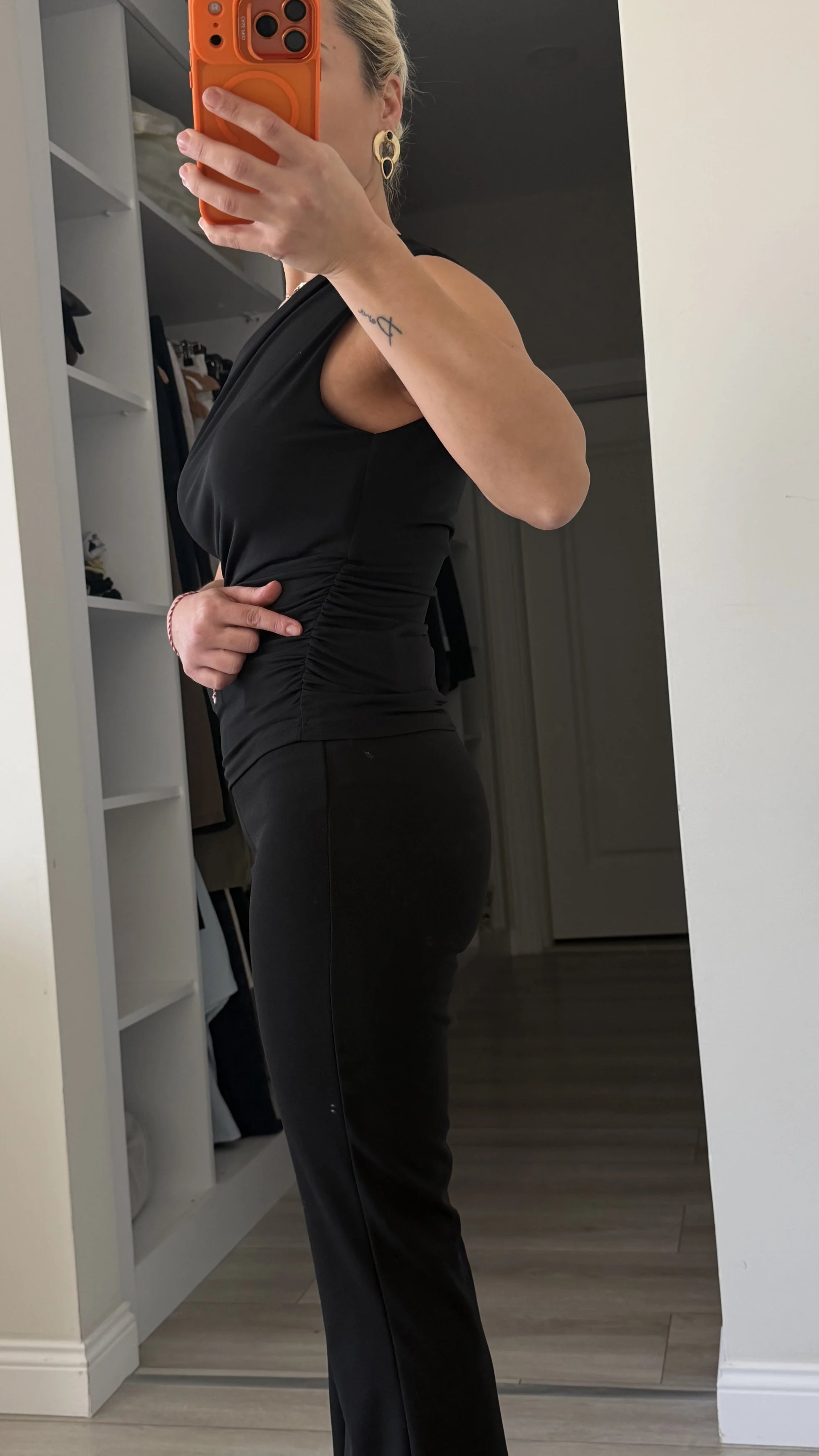 Bel Oturtmalı Asimetrik Omuz Detay Bluz Siyah - 5